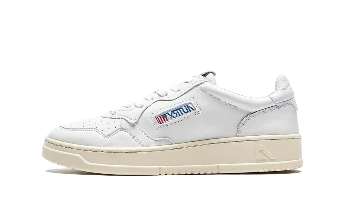 Autry Action Shoes Medalist Low "Goat White"
