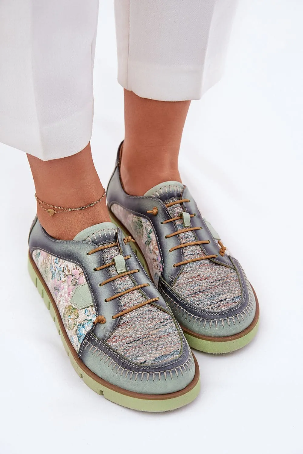 Low Shoes Step in style