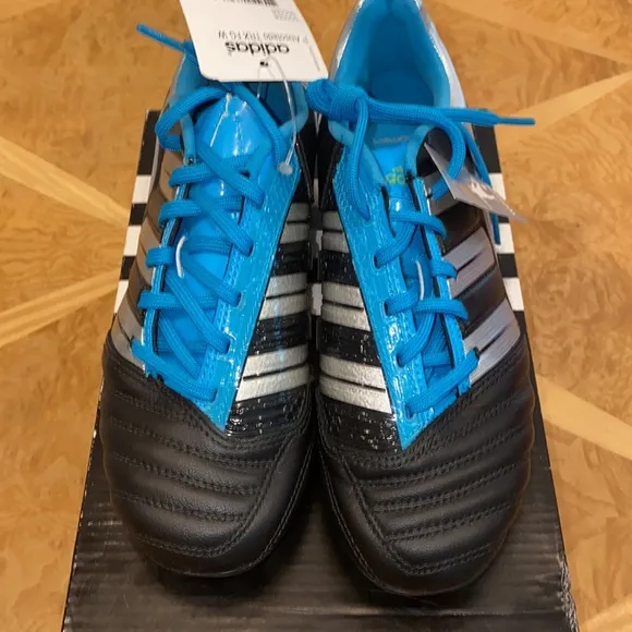 NWB!! Adidas Predator Absolado TRX FG Women’s Soccer Cleats Size 5