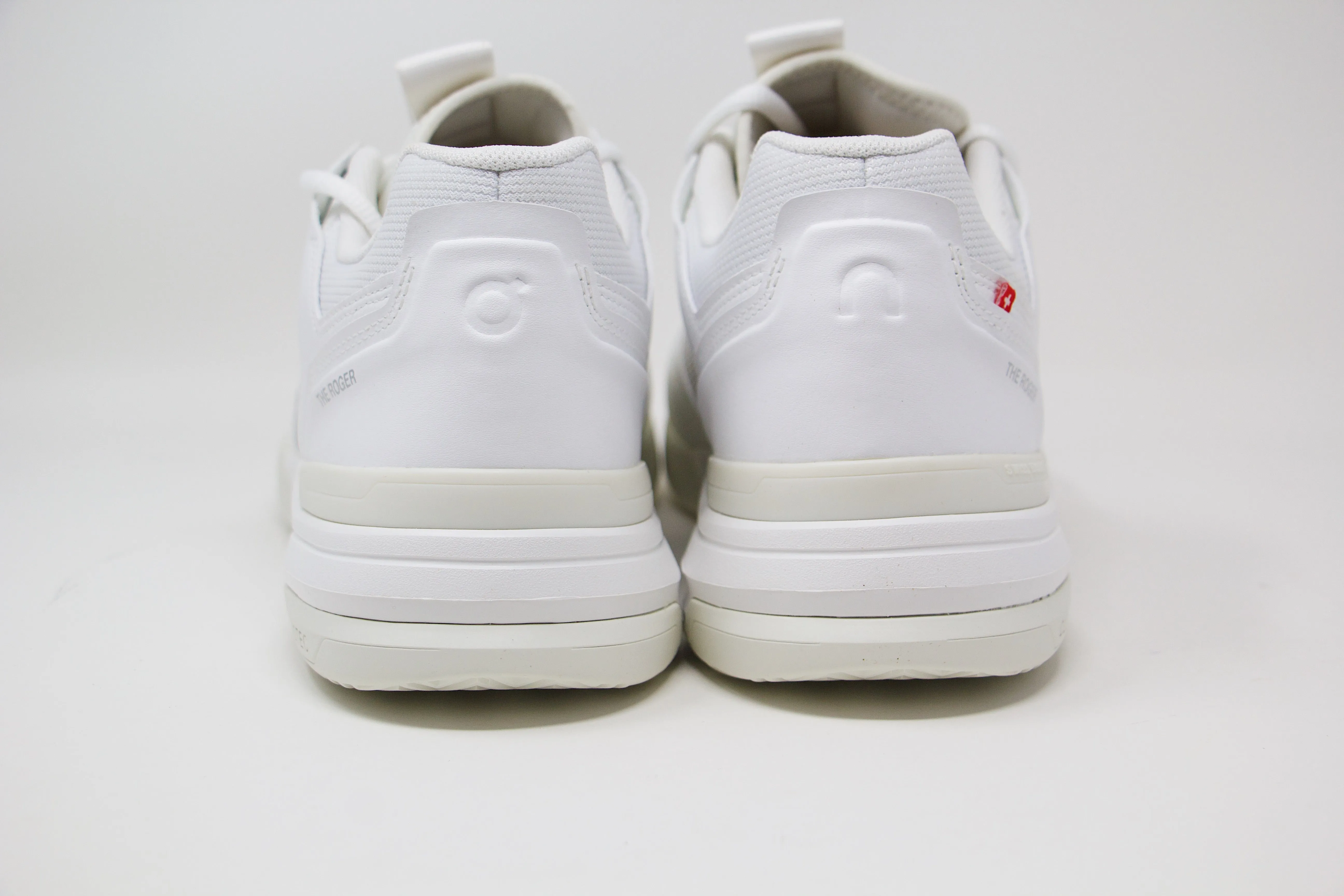 On The Roger Clubhouse Pro Mens All Court Tennis Shoe