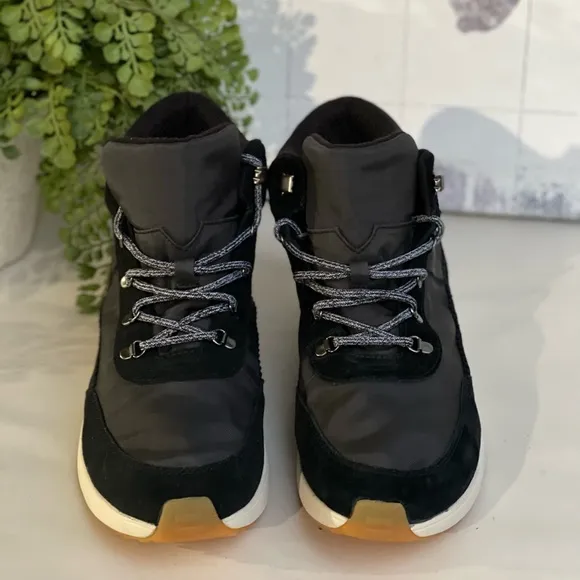 TOMS Cascada Waterproof Sneakers black  Size 10 men