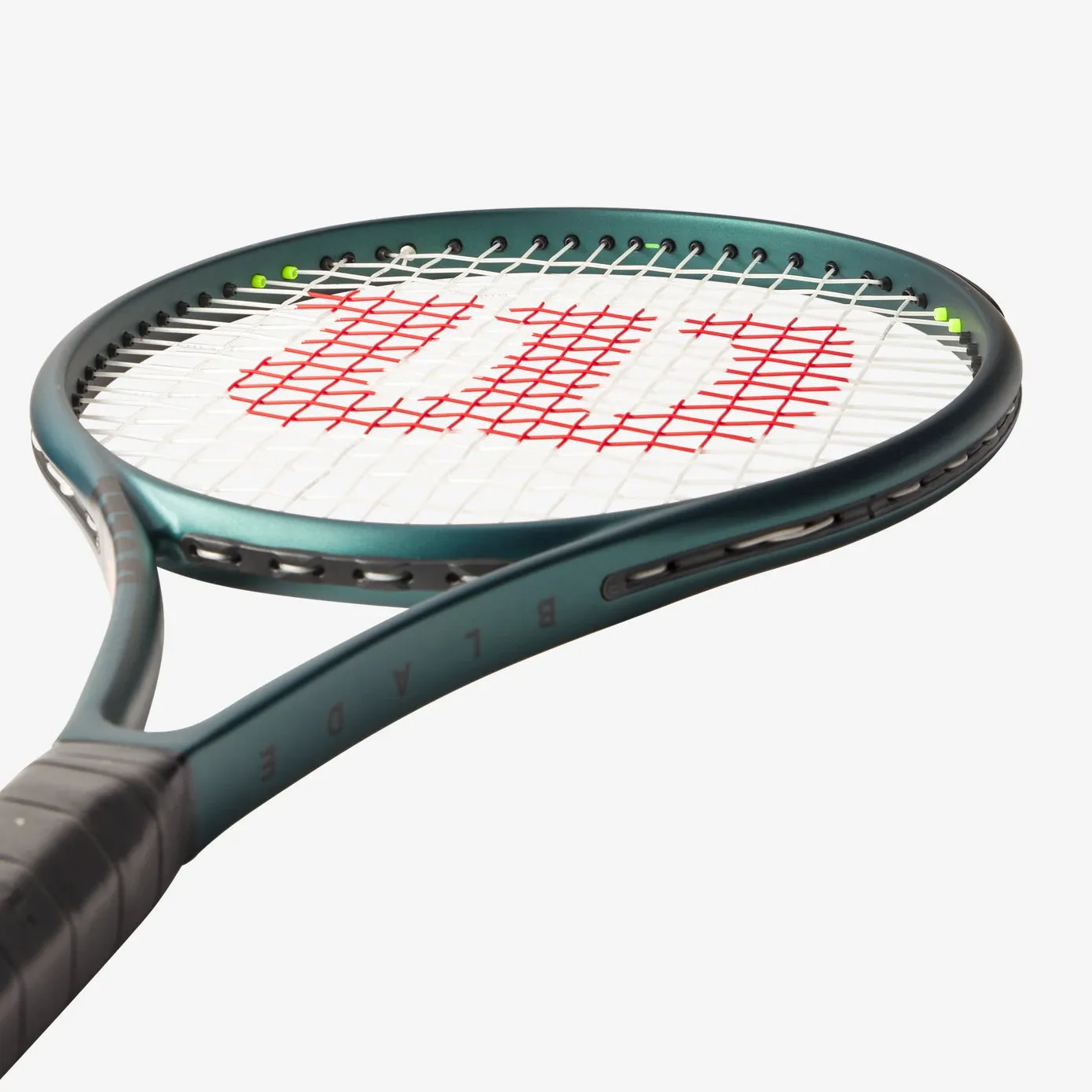 Wilson Blade Jr. 26 v9.0